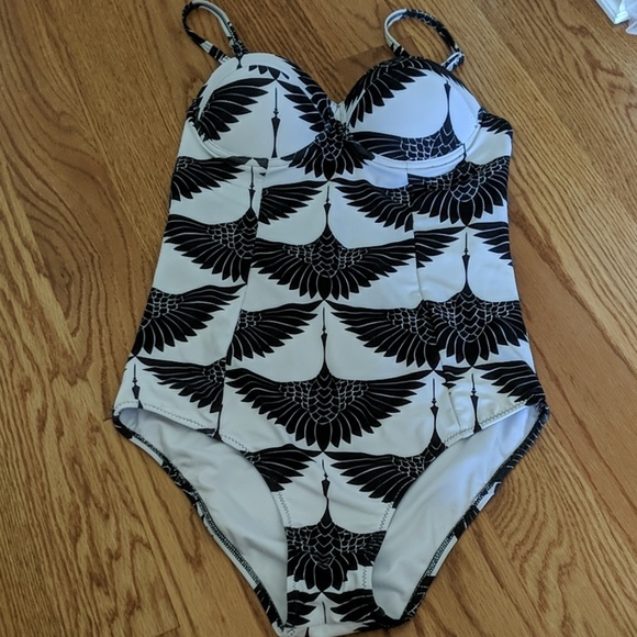 Cupshe Black and White Crane One Piece O12 - Picture 3 of 4